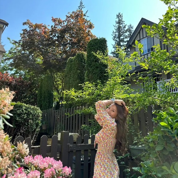 [US] Floral 開衩洋裝 兩種穿法（微Ｖ領穿法/落肩穿法)- M & L