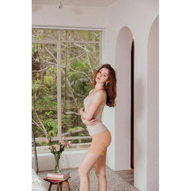 A5 - [二姐大推] Sculpting Tank 機能縮腹細肩帶上衣 ( 雲朵白 / 燕麥膚)