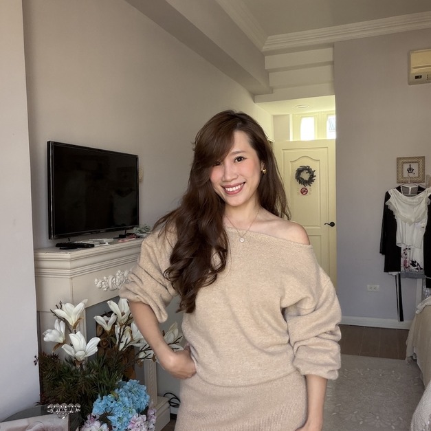 D1- [美國] Caramel Latte 焦糖斜肩洋裝