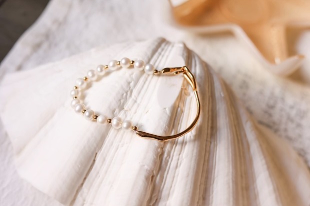 J1- Soft Pearl 柔光天然珍珠手鏈