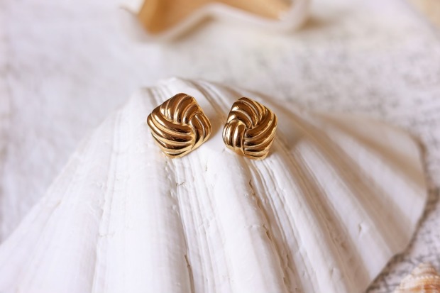 J10- Soft Knot 立體柔感扭結耳環