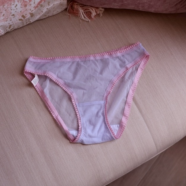 FP2-[NEW ESSENTIALS] 呼吸透膚三角-限定新色（粉粉棉花糖）