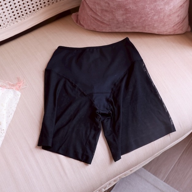S27- Colombia中強度中腰無痕塑身短褲（黑色/拿鐵色） -M