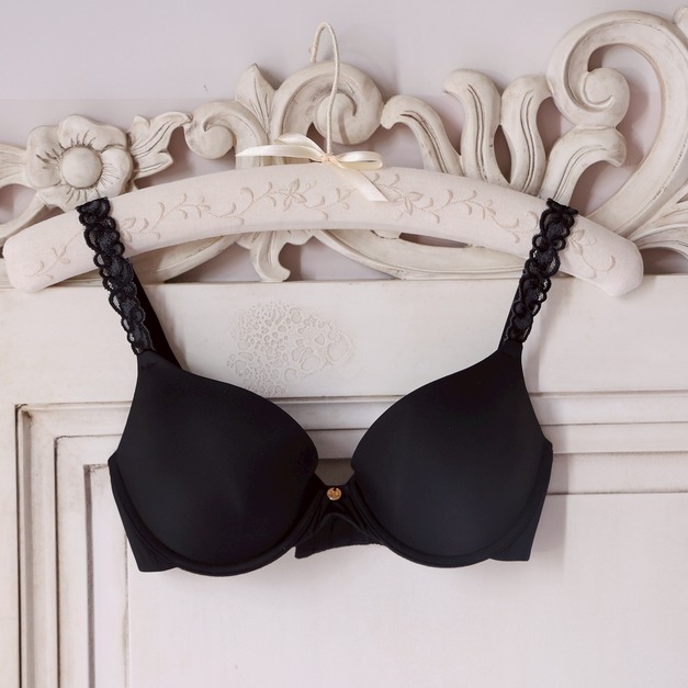 A29-極致絲滑 無痕小爆乳升級款內衣 (松露黑/奶膚色)