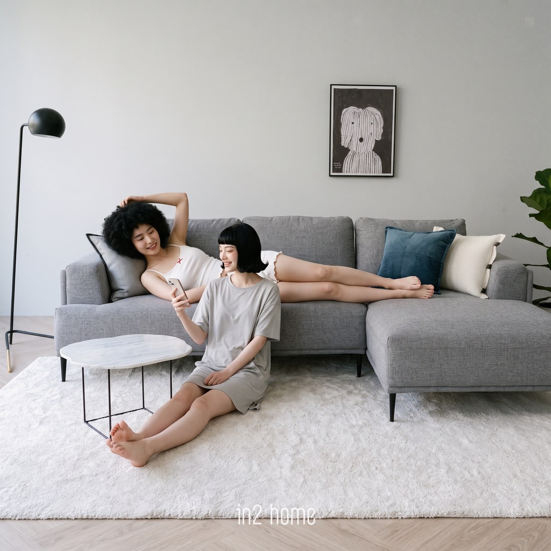 in2 home 躺躺沙發生活場景:深座 115 公分,直接橫躺也夠