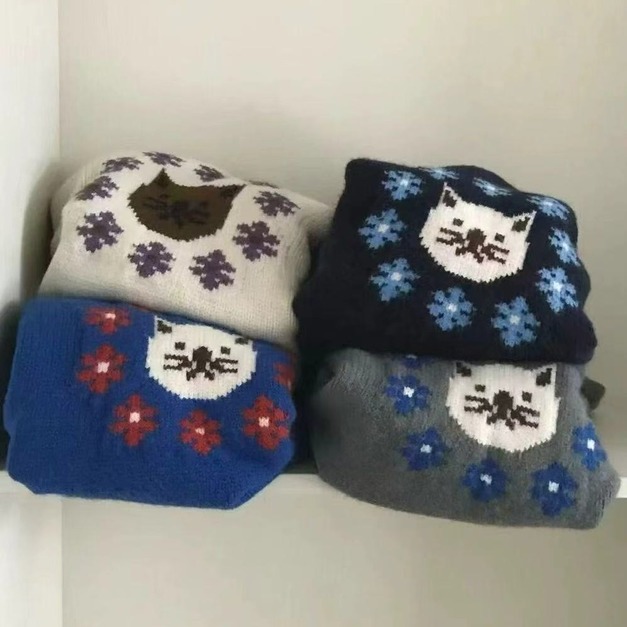 貓貓花花毛衣