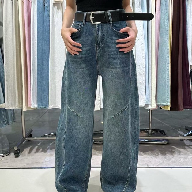 春天的微彎刀褲