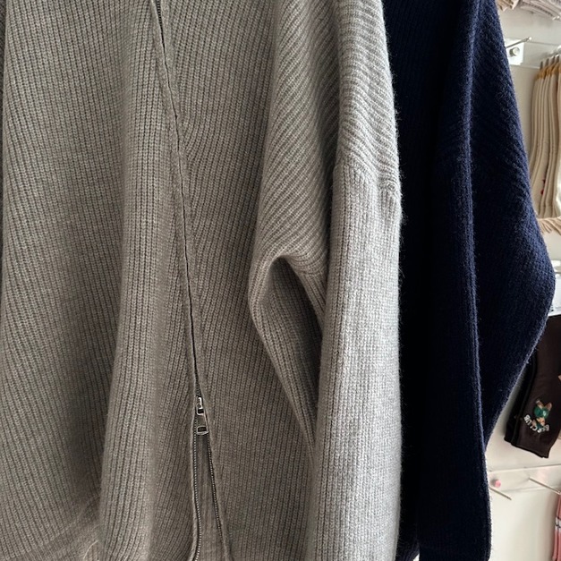 連帽設計款拉鏈毛衣