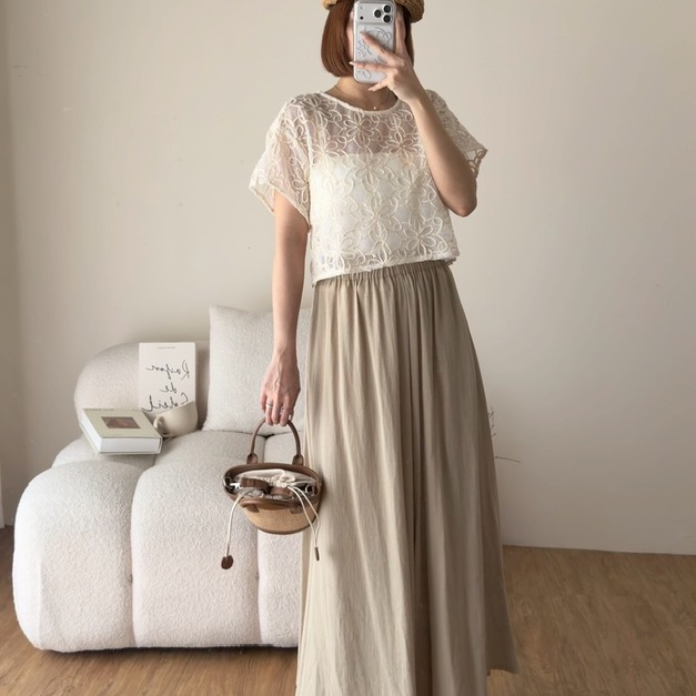 透膚小花短版上衣