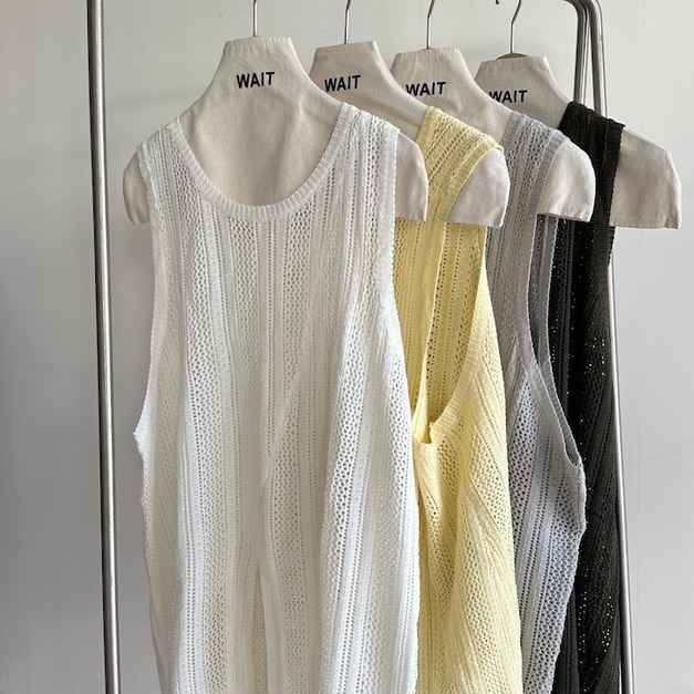 下開岔長針織背心（圓身女孩也可以）