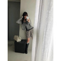 荷葉滾邊排扣上衣_6