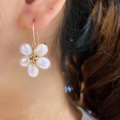 五瓣掛式珍珠耳環