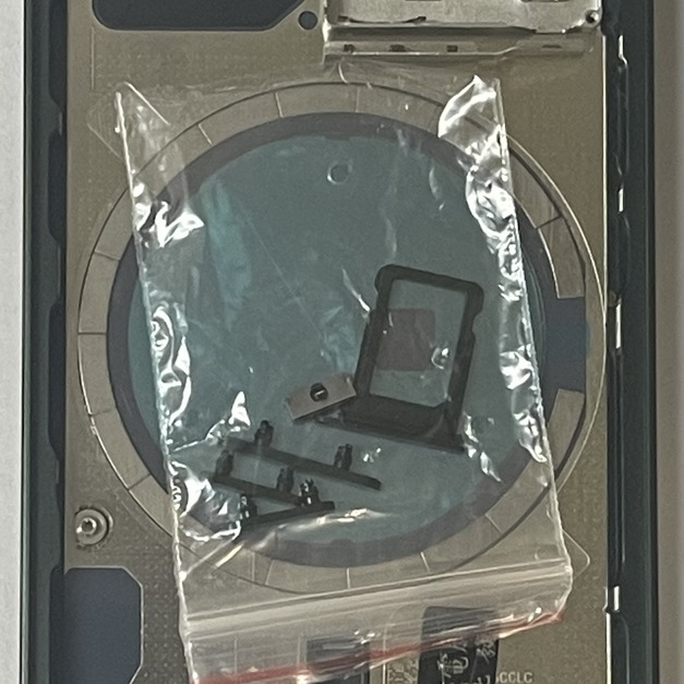 iPhone 13 mini 後殼 (綠色)