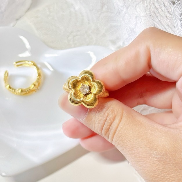 歐式復古金色小花鑲鑽戒指