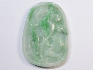 A126 緬甸翡翠鯉魚靈芝花件 長5.15厘米寬3.7厘米厚0.5厘米