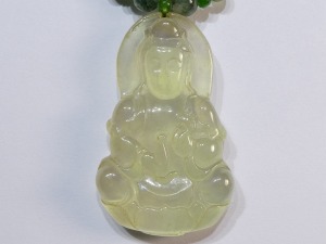 A305 緬甸翡翠冰種觀音 長3.35厘米寬2.07厘米厚0.65厘米