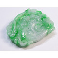 A110 緬甸翡翠纏枝壽桃如意花件 長3.3厘米寬2.67厘米厚0.61厘米A110 緬甸翡翠纏枝壽桃如意花件 長3.3厘米寬2.67厘米厚0.61厘米_2