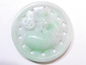 A128 緬甸翡翠猴子招財花件 外圓4.3厘米厚度0.65厘米