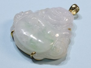 A307 緬甸翡翠紫羅蘭彌勒 鑲18K金座 彌勒部份長3.38厘米寬3.35厘米厚0.75厘米 連座厚0.8厘米