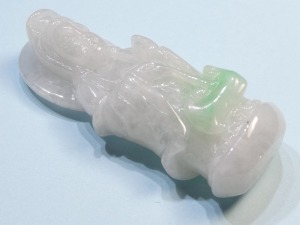 A310 緬甸翡翠觀音 長4.9厘米寬1.92厘米厚1.25厘米