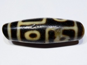 西藏六眼天珠 直徑1.3厘米，長度3.9厘米-歡迎來店鑑賞