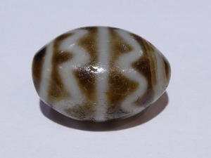 西藏彩虹天珠 直徑1.57厘米，長度2.15厘米-歡迎來店鑑賞