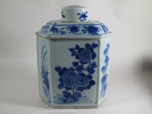 清 康熙款青花花卉紋六方蓋罐 -歡迎來店鑑賞