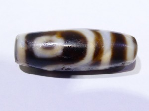 西藏如意二眼天珠 直徑1.05厘米長度2.94厘米  39-歡迎來店鑑賞