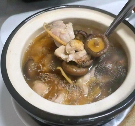 人蔘香菇雞湯