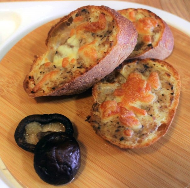 焗烤法式香菇奶油醬麵包完成品