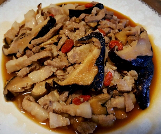 麻油香菇肉絲