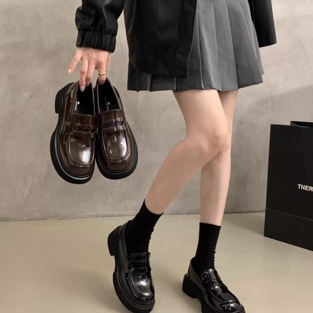 基礎款漆皮厚底皮鞋