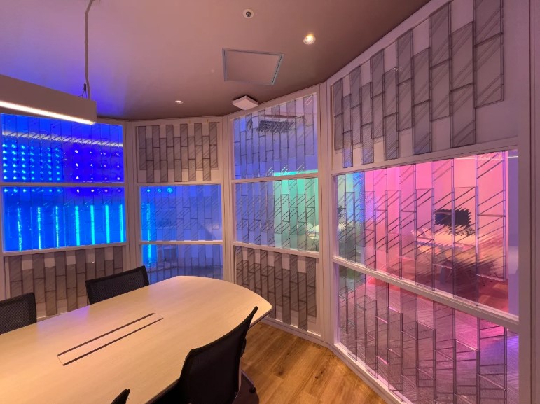 Color Kinetics Japan公司-iwasemi 透明吸音板