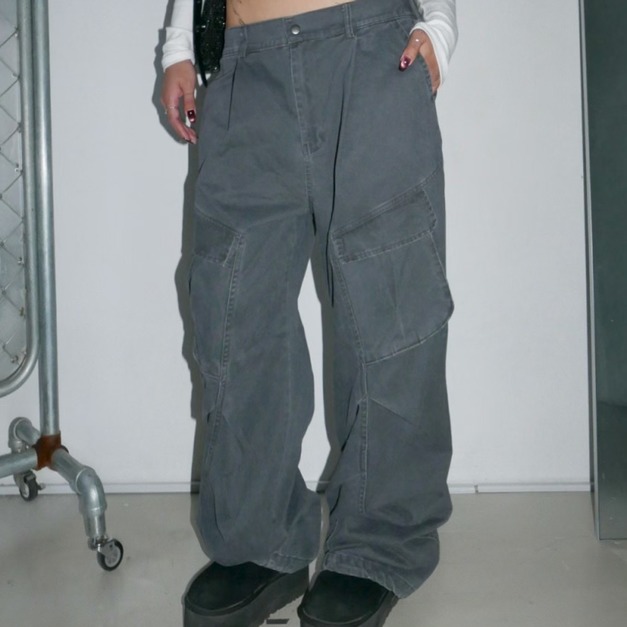 立體口袋工裝寬版長褲