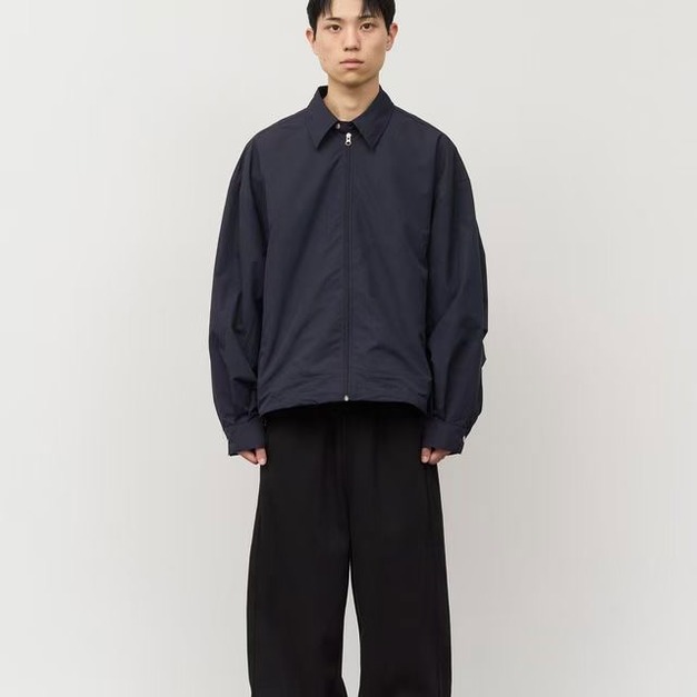 後抓褶立體短版外套