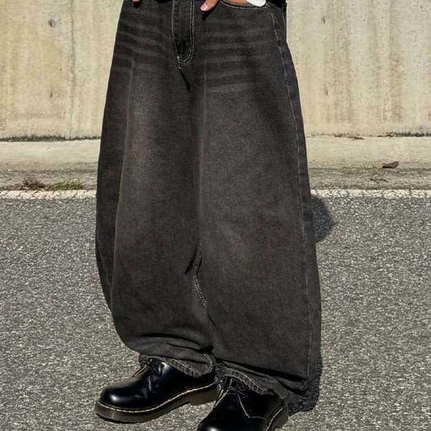 弧形輪廓牛仔褲