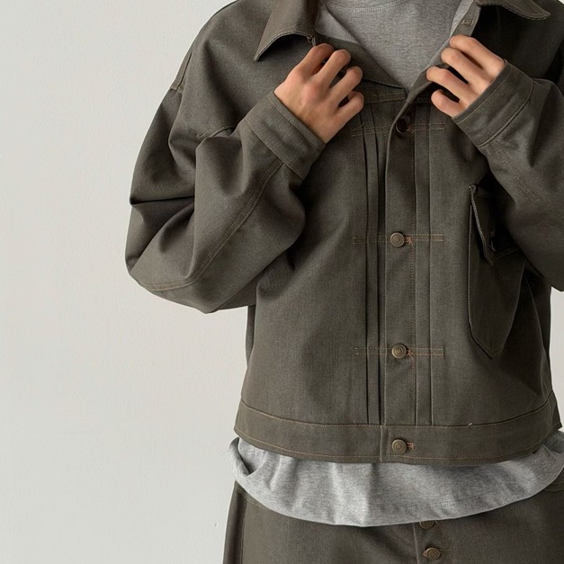 排釦褶皺短版工裝牛仔外套