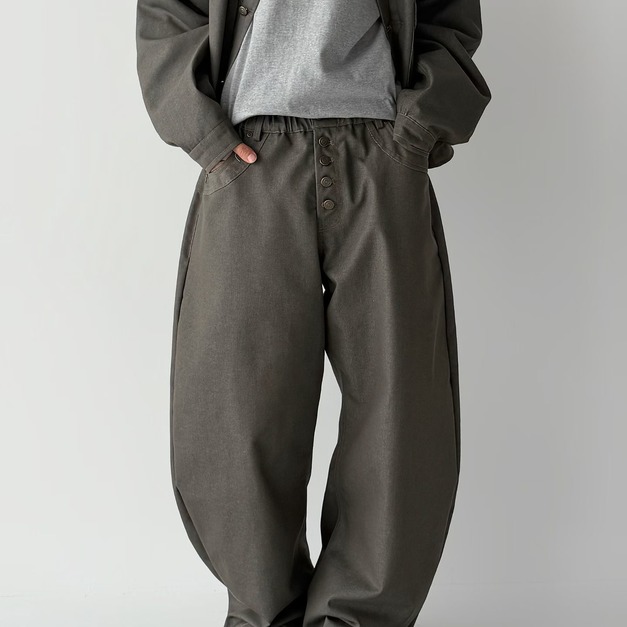 排釦彎刀廓形工裝牛仔長褲