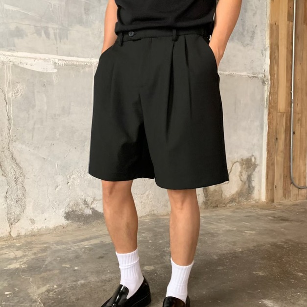 雙打褶廓形西裝短褲