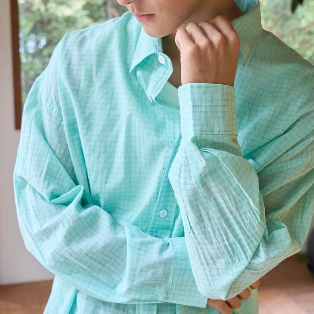 輕薄格紋長袖襯衫