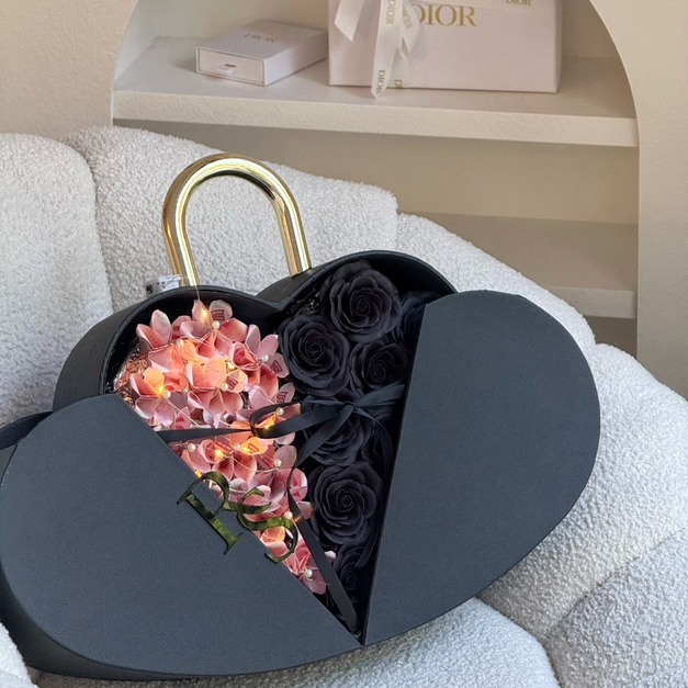 愛的密碼花盒<含1500現金>