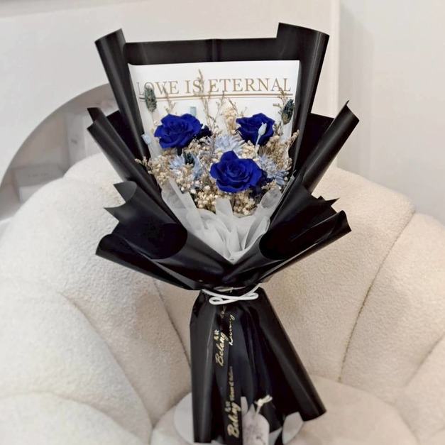 三朵玫瑰永生花束