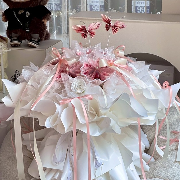 蝴蝶尖瓣有錢花束<含5200現金>