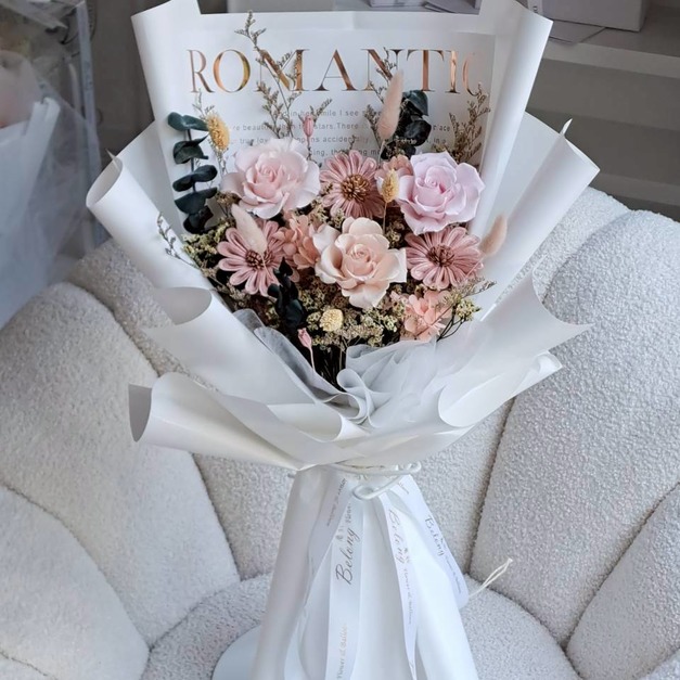 三朵玫瑰永生花束