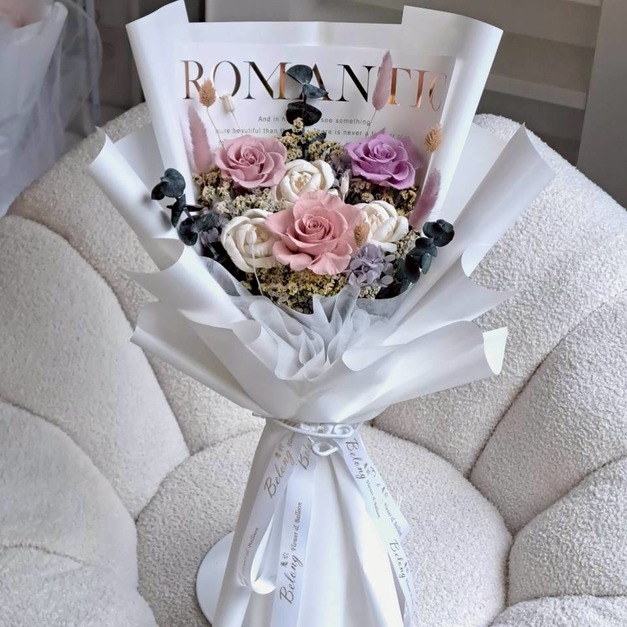 三朵玫瑰永生花束