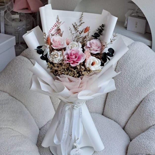 三朵玫瑰永生花束