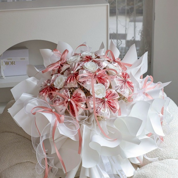 【北屯現貨】蝴蝶領結鈔票花束<含2000現金>