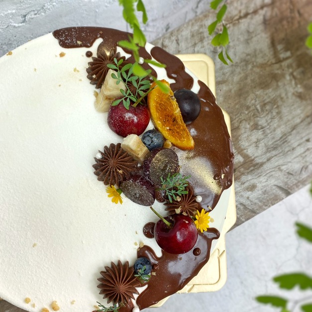 八吋客製化蛋糕 (8-10人分享)