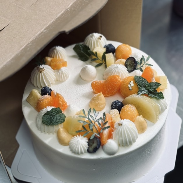 八吋客製化蛋糕 (8-10人分享)