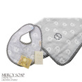 『Mercy』新生兒小蓋毯圍兜兜綜合禮盒 ( 粉色 / 灰色 )